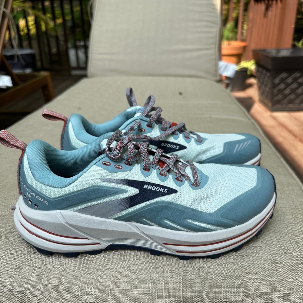 Brooks Running Sneakers Size 8.5